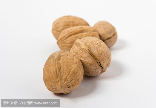 白色背景下的核桃魅力 干果銷售中的視覺營(yíng)銷策略